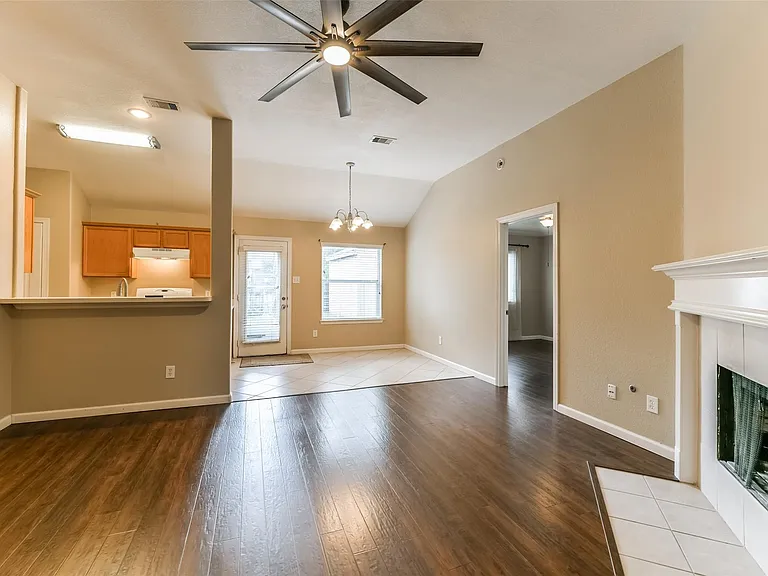 1235 Halls Brg — Photo 4