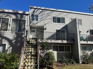 208 Harris Rd, Bedford Hills, NY 10507