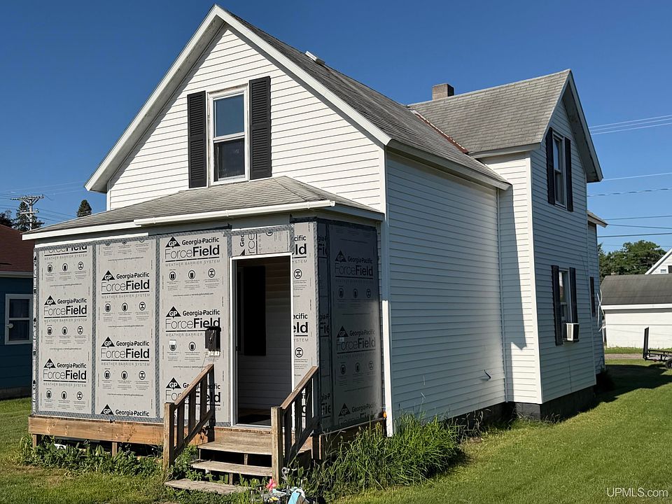 1st image of 307 Iron St