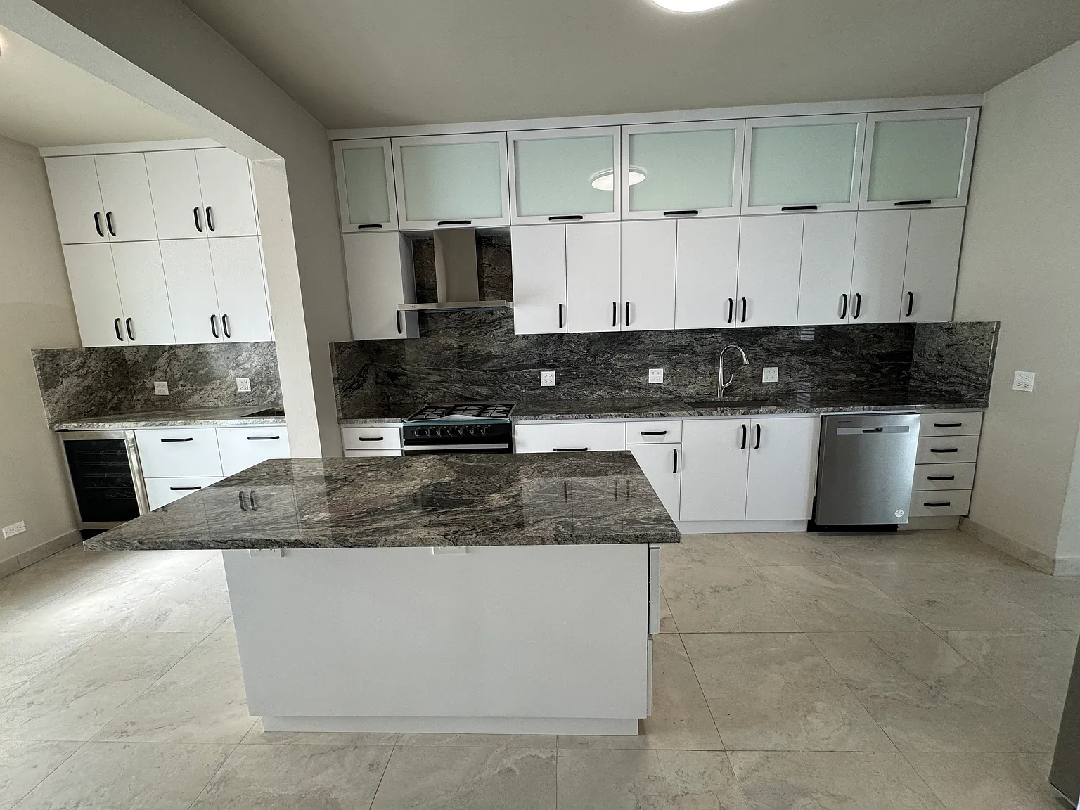 3 bed, 1917 sqft, $2,900 — Photo 4