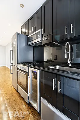 Rented by REAL New York | media 12