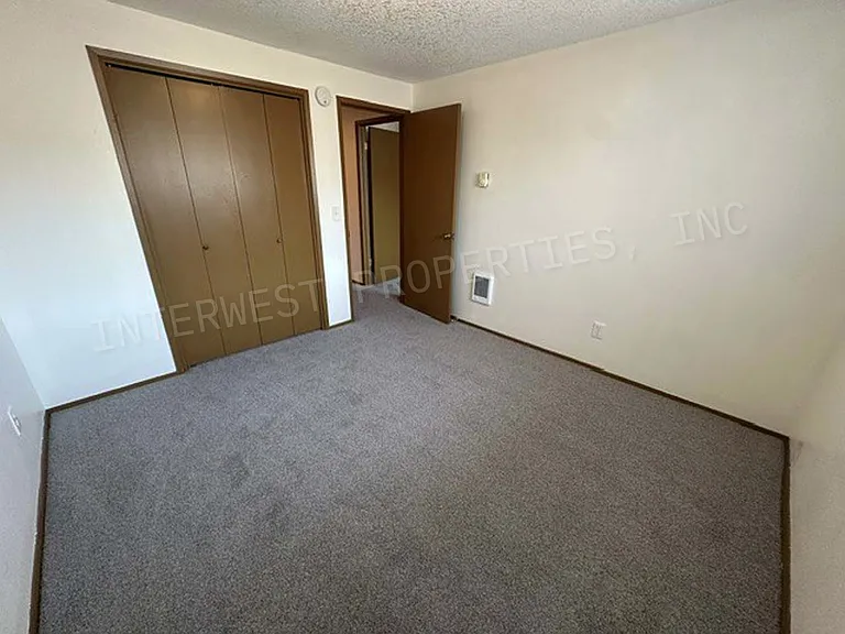 1001 NE 25th Ave #7 — Photo 7