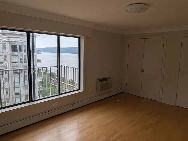 1155 Warburton Ave #12G — Photo 22