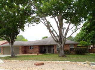 1606 Eastwood Dr, Seguin, TX 78155