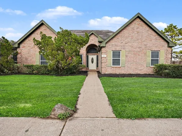 1601 Oak Place Ct, Pearland, TX 77581