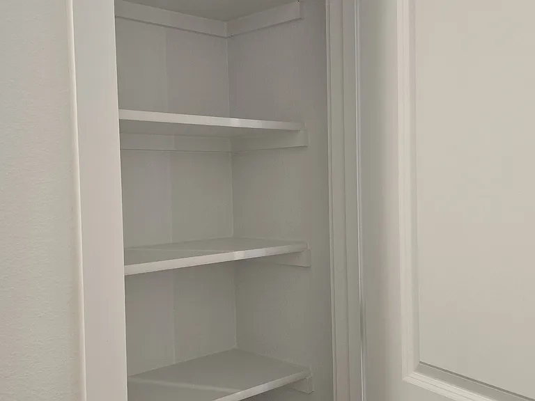 7916 Rutherford Ln — Photo 11