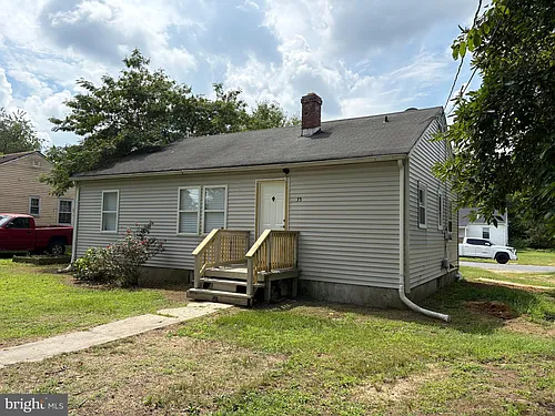 35 Oakland St Photo 1