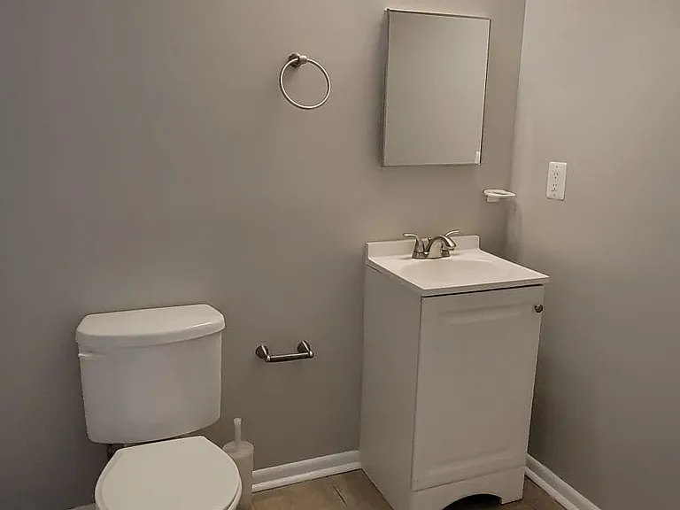 811 7th St NE #2 — Photo 10