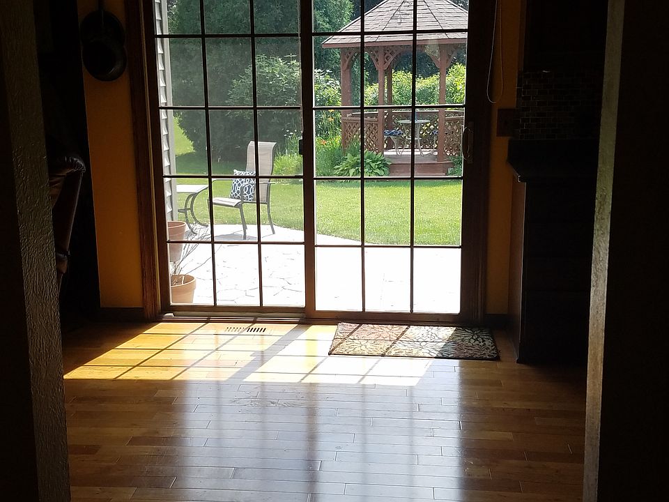 1st image of 1579 Rosewood Dr