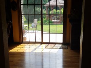 1579 Rosewood Dr, Bowling Green, OH 43402