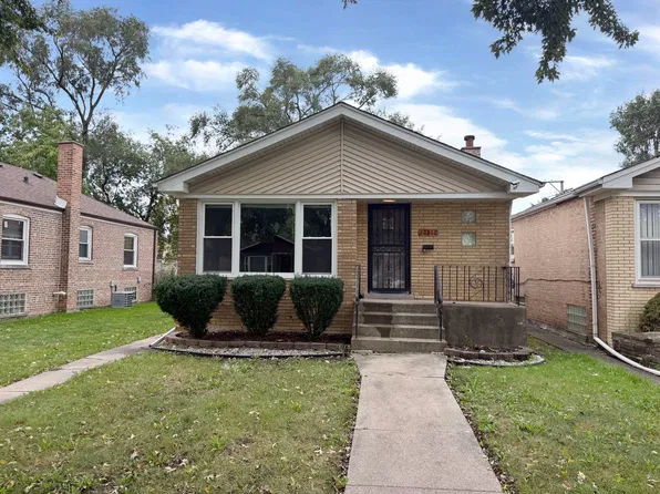 12312 S May St, Calumet Park, IL 60827
