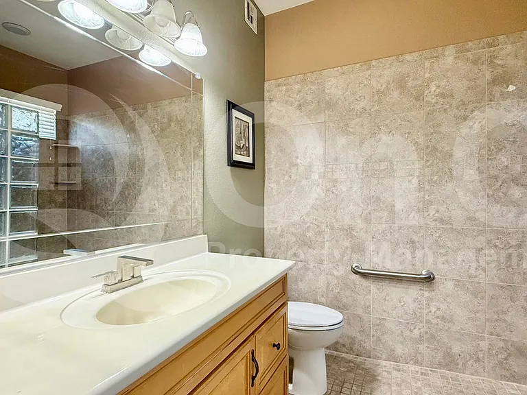 2929 W Yorkshire Dr #1041 — Photo 14