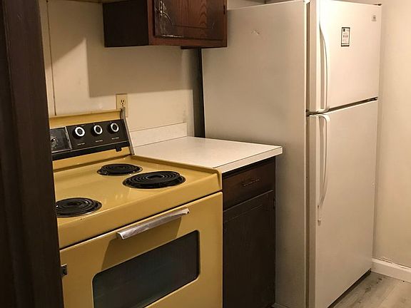 5th image of 126 Marshall St APT 5
