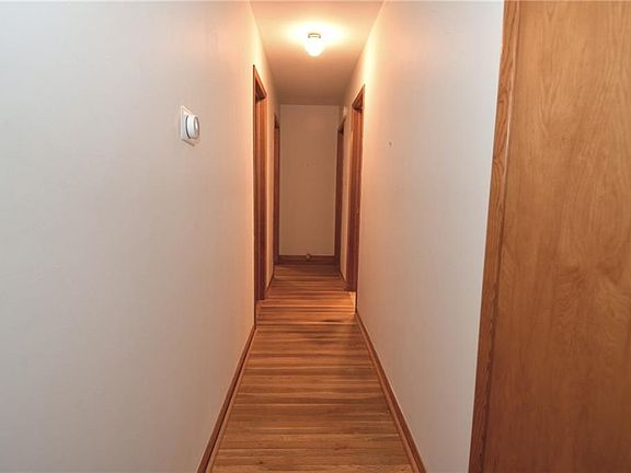 4th image of 2031 N Lynhurst Dr