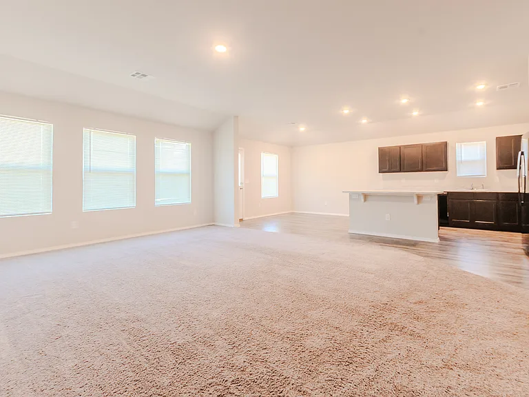 755 Foxtail Dr — Photo 8