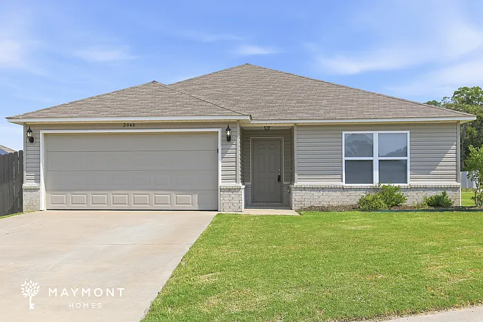 2048 Bentwood Dr