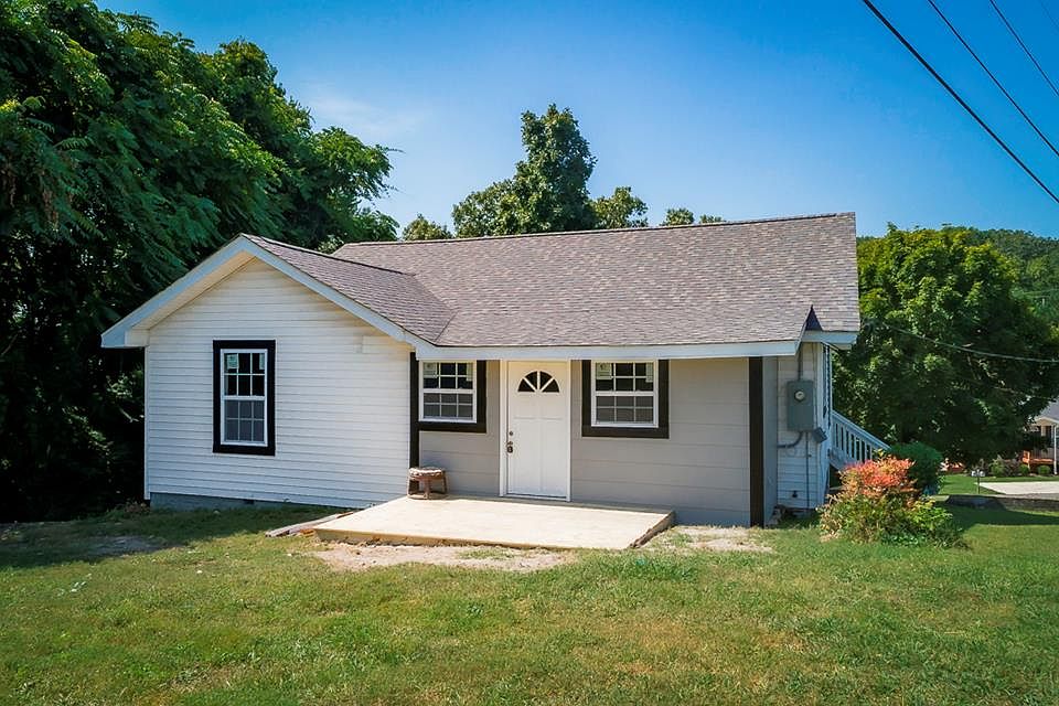 1st image of 400 Hogan Cir