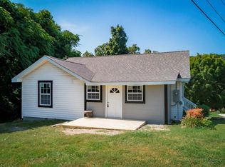 400 Hogan Cir, Rossville, GA 30741