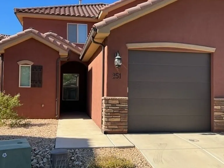 325 N Red Stone Rd #251 — Photo 2