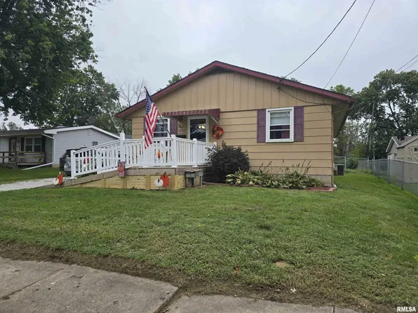 1246 E Ash St, Canton, IL 61520