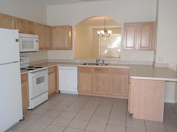 4th image of 2638 Daulby St