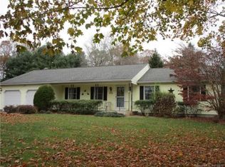 38 Fairway Dr, Brooklyn, CT 06234