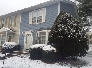 809 Ashebrook Dr, Greensboro, NC 27409