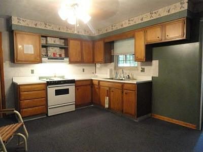 2nd image of 22 Old Crow Dr