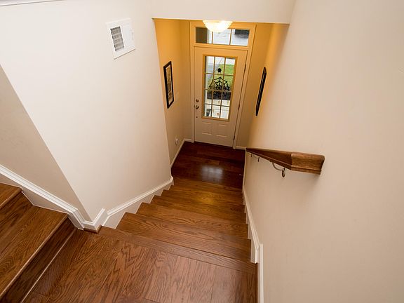 3rd image of 6715 Pinchot Ln