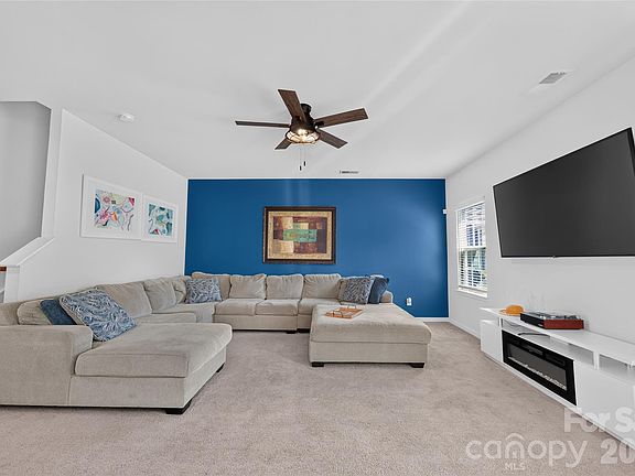 4th image of 1909 Tin Roof Ln