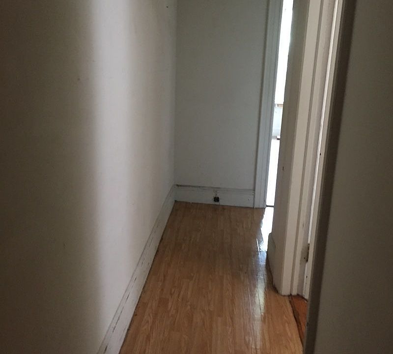 1st image of 2513 31st Ave APT 1