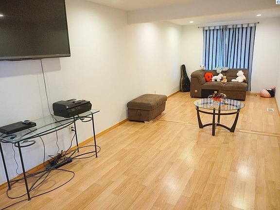 3rd image of 6011 Camden Dr