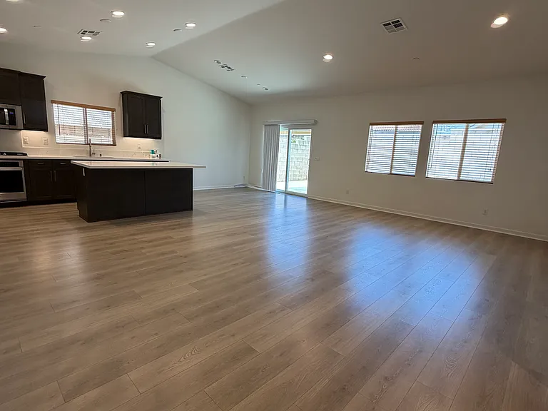 15544 Kings Peak Dr — Photo 25