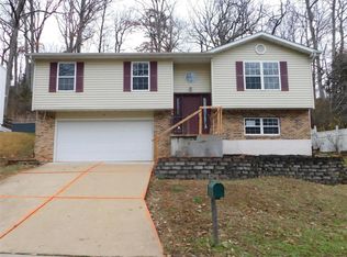9 White Haven Ct, Imperial, MO 63052