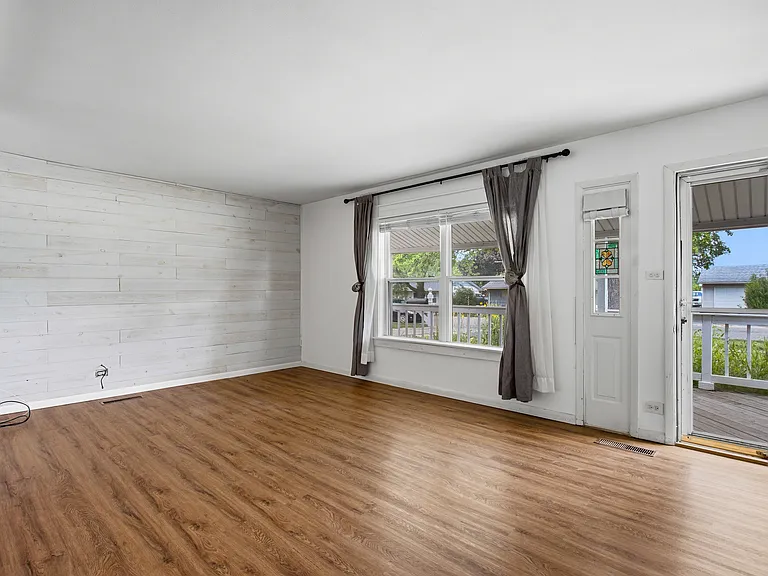 1023 Highland Ave — Photo 4