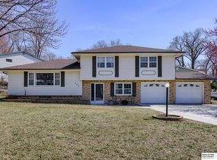 103 Hillcrest Ave, Bellevue, NE 68005