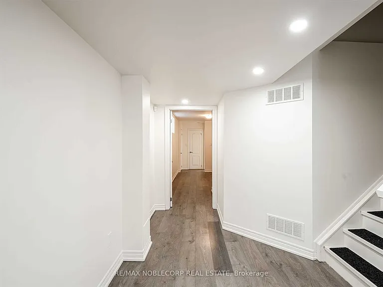 71 Pierre Berton Blvd — Photo 24