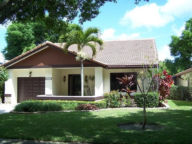 1st image of 4731 Boxwood Cir