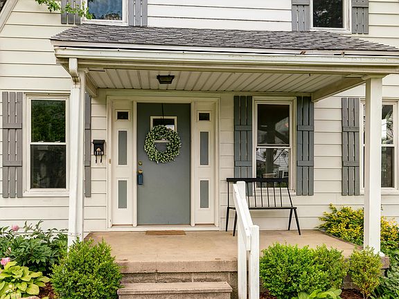 2nd image of 1219 Park Dr