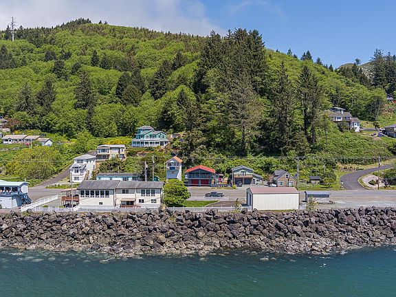 2nd image of 14895 N Us Highway 101