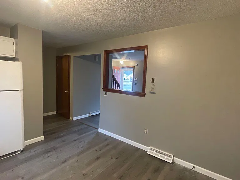 65 Wisteria St — Photo 5