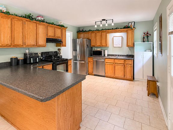 5th image of 310 Mountain Home Rd