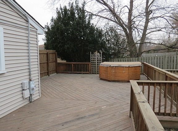 4th image of 19W055 Adele Ave