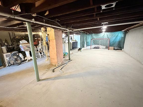 4th image of 130 Bonner Ave #2