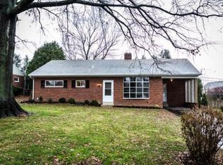 61 Pilgrim Dr, Lancaster, PA 17603