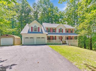2450 Wildflower Ln, Huntingtown, MD 20639