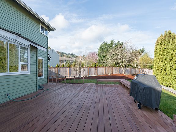 580SF Back trex deck