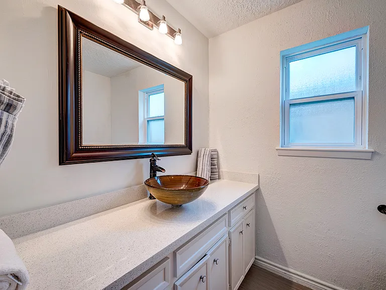 1722 S Kirkwood Rd — Photo 46