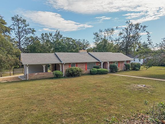 2nd image of 1910 Maple Rd