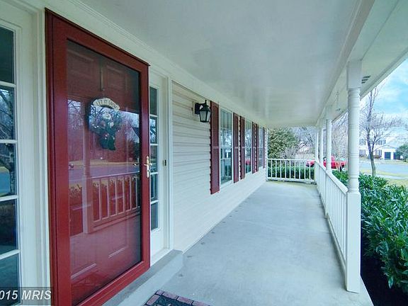 5th image of 9403 Meadow Crossing Way